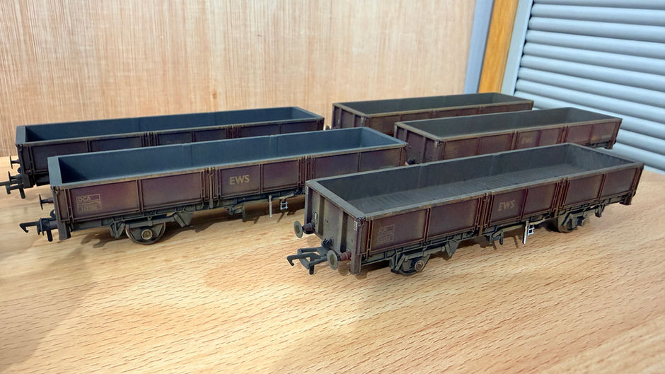 Another set of wagons in for weathering