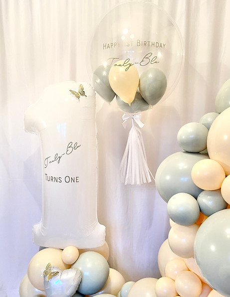 Personalised number balloon stack and mini balloon garland