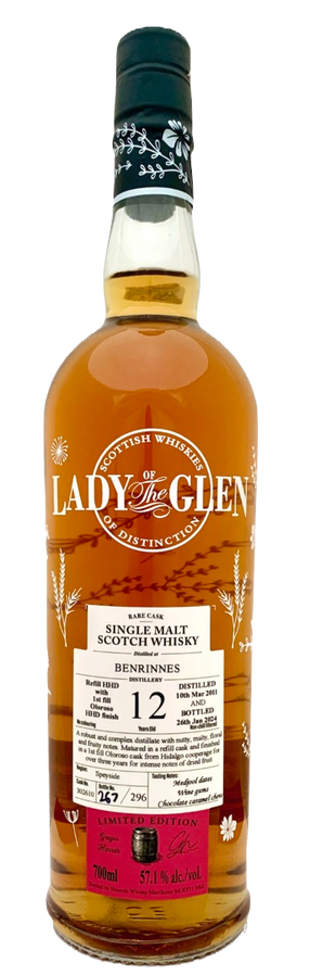 Flaska av Lady of The Glen Benrinn 2011 single malt whisky, med vit etikett och text i svart, fotograferad mot en ljus bakgru