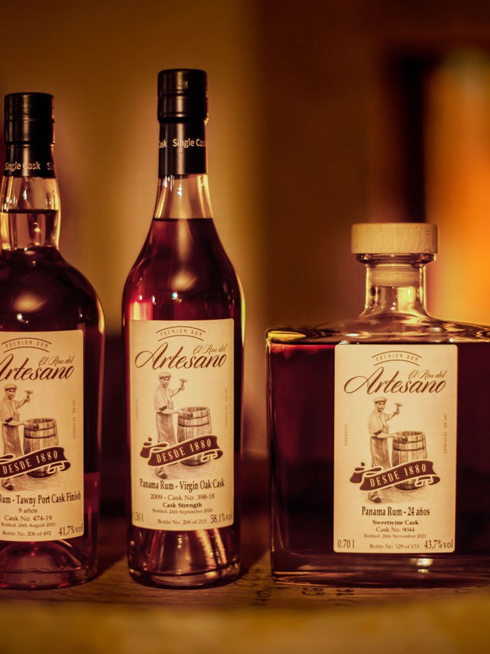 flaskor rom av märket el ron del artesano