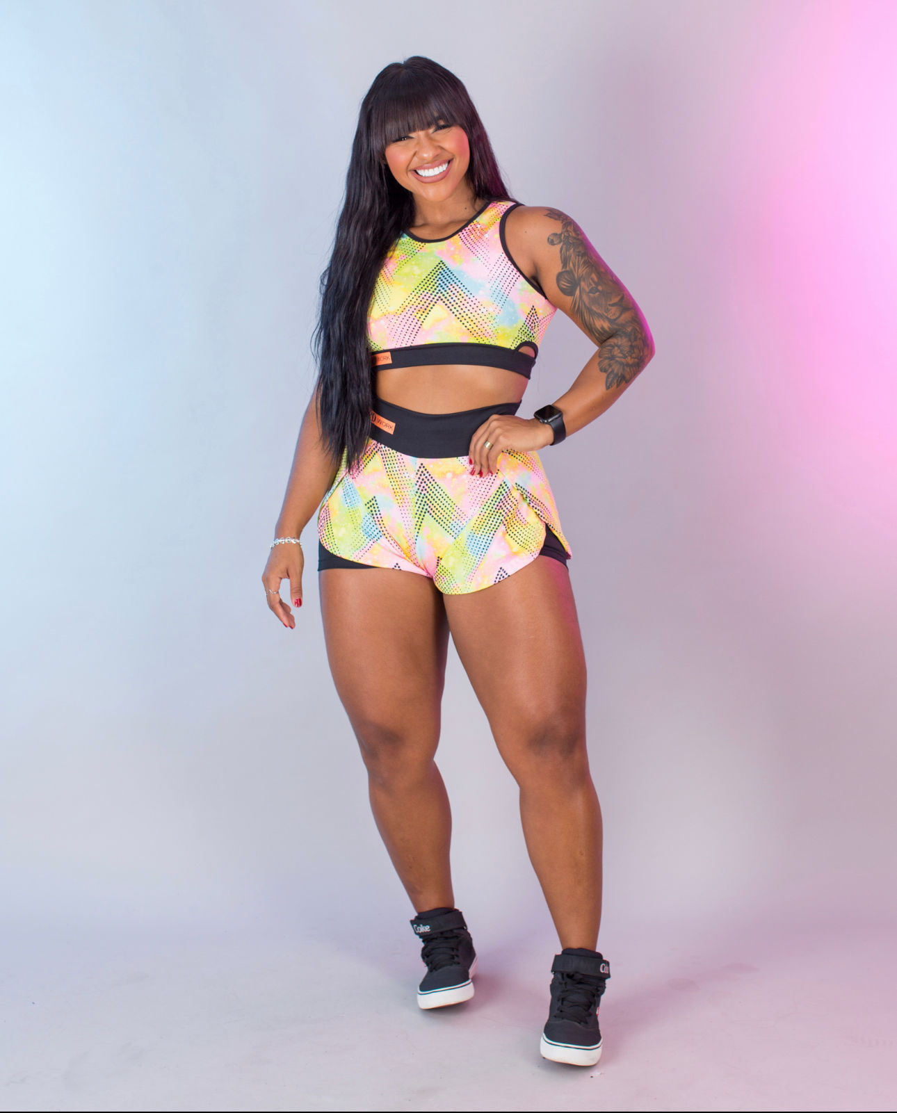 Conjunto top + shorts sobreposto TAM P