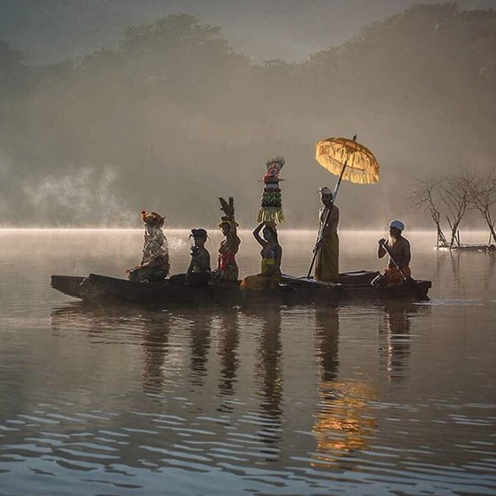 A Day in Bratan Lake
