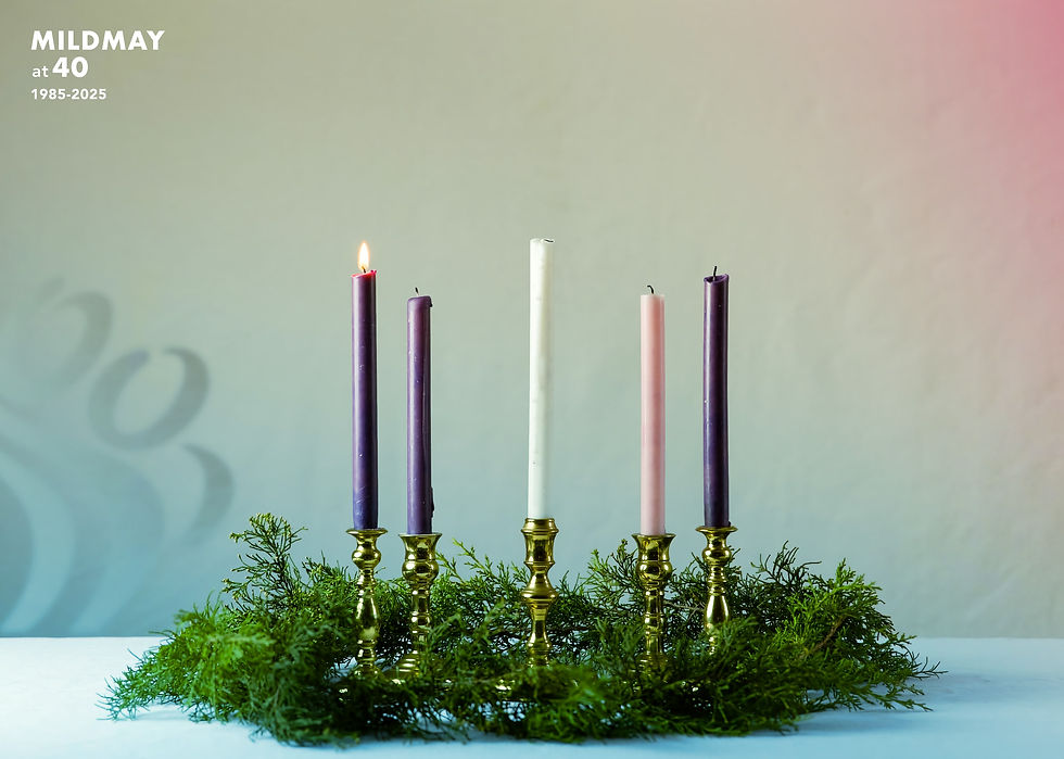 Advent wreath with the first candle lit