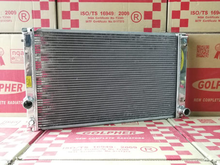 Toyota 豐田 06 Acr50 Gsr50大霸王水箱 特價發售 Tel: 23344003