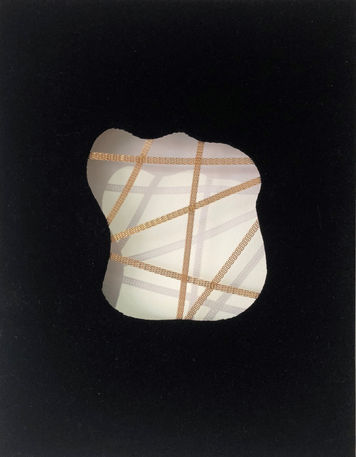 IMG_2366_Black velvet hole chain 33x24cm.jpg