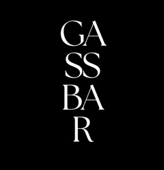 GASSBAR Logo, weißer Text auf schwarzem Hintergrund, Bar