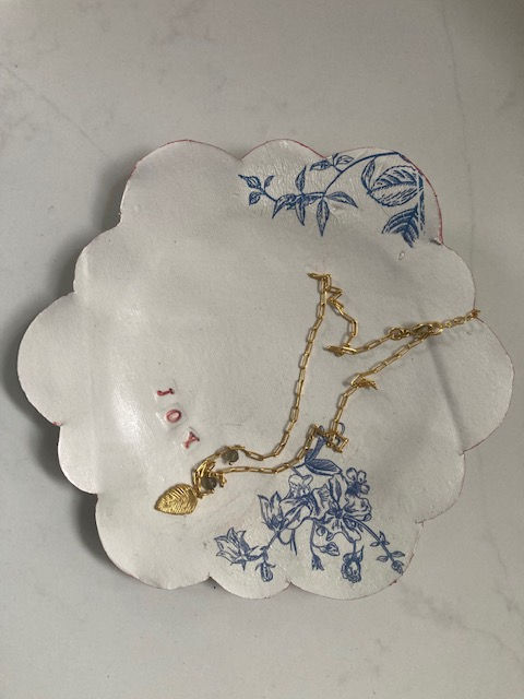 Juliet - Trinket in Rose