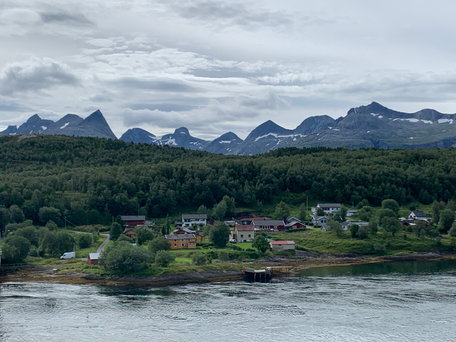 3 août- Etape 20: Des sommets abrupts surplombent les fjords
