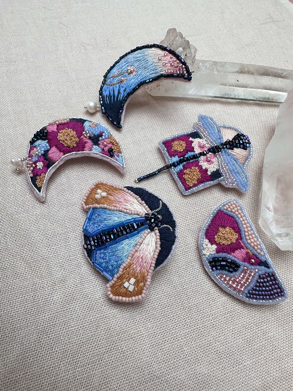 Miniaturbild: Brosche Nachtschwärmer IV