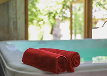 jacuzzi-pyrenees-chalet-de-luxe