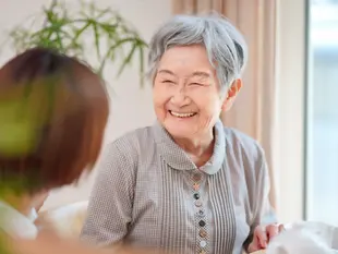 笑えない日は、「つくり笑い」でも