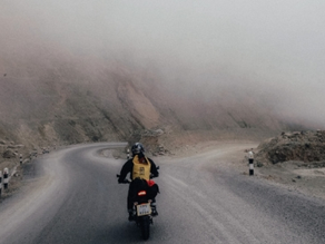 Frost and Fog: Tips for Riding Safely in Cold November Mornings