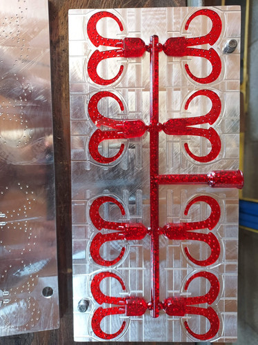 8 Cavity Curl Tail trailer mold soft plastic bait mold by Kearbydm