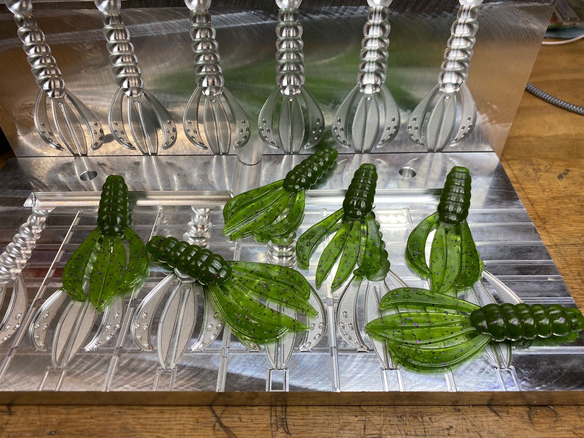 6 Cavity Flipping bait 3.5" Long