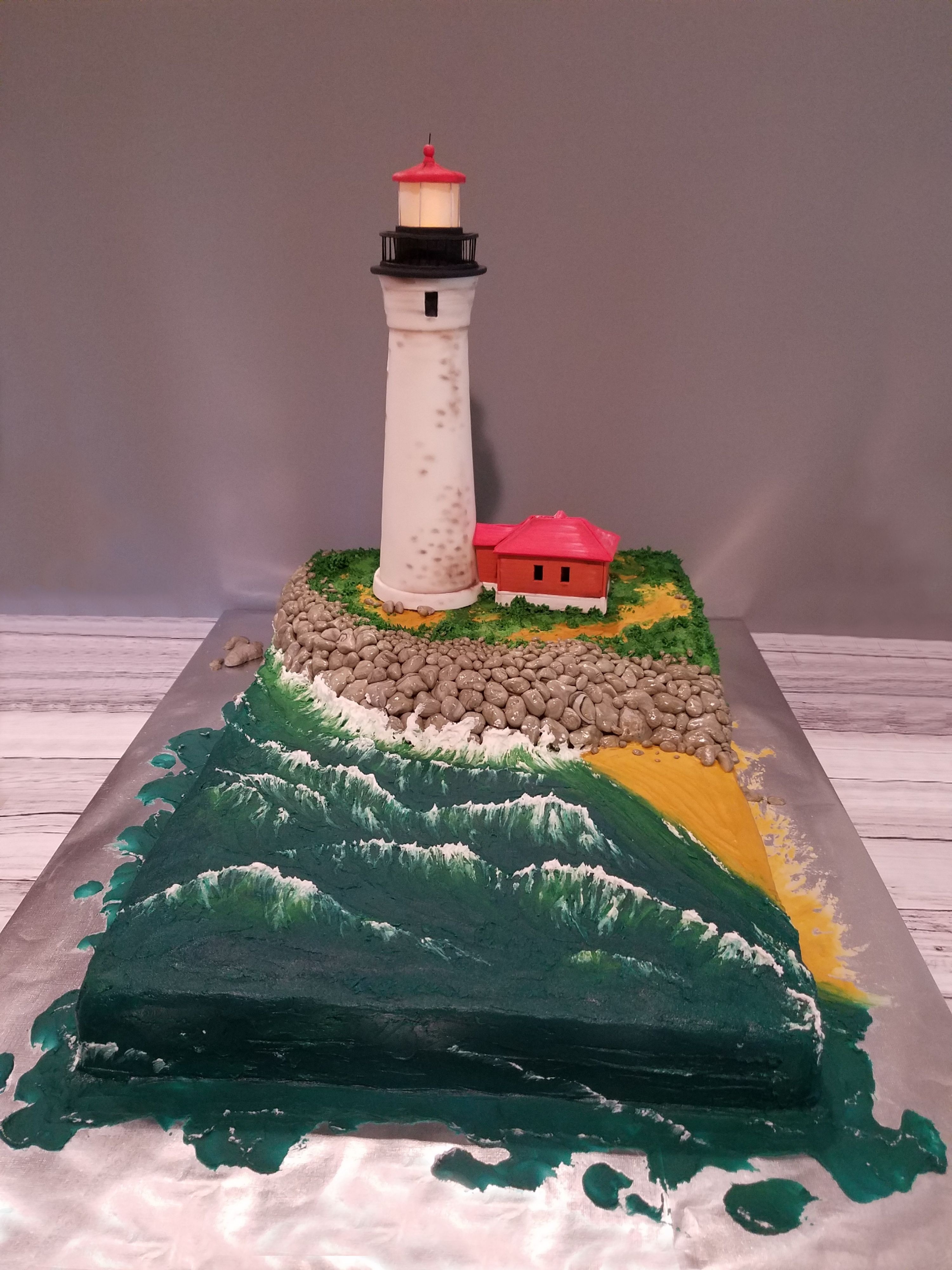 Lighthouse wedding cake front view