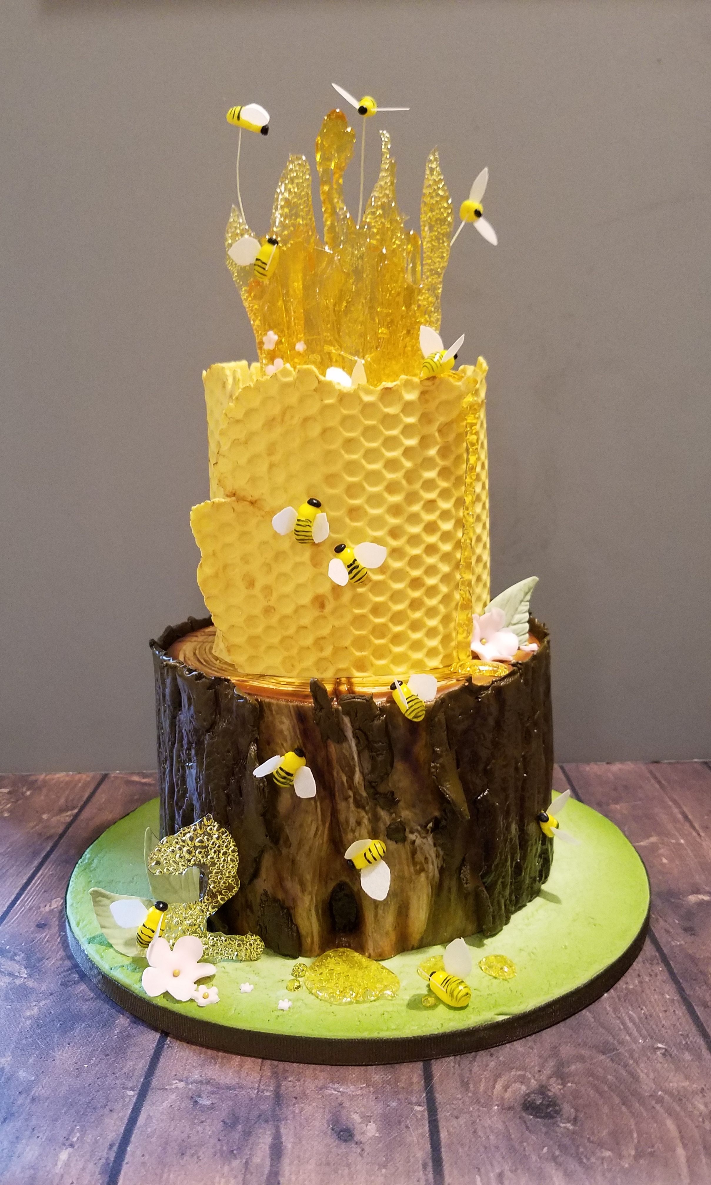 Bee themed cake!