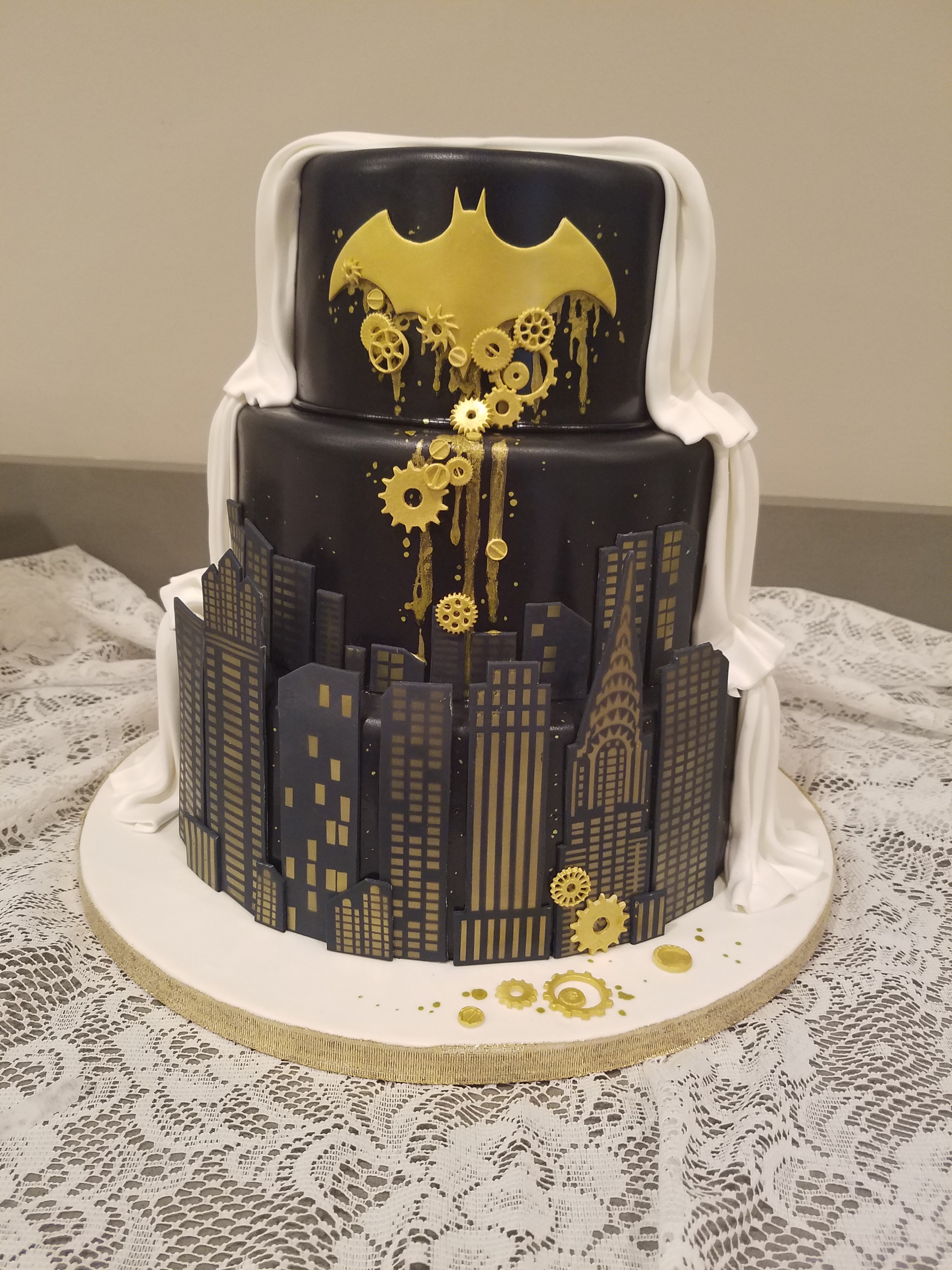 Split wedding cake