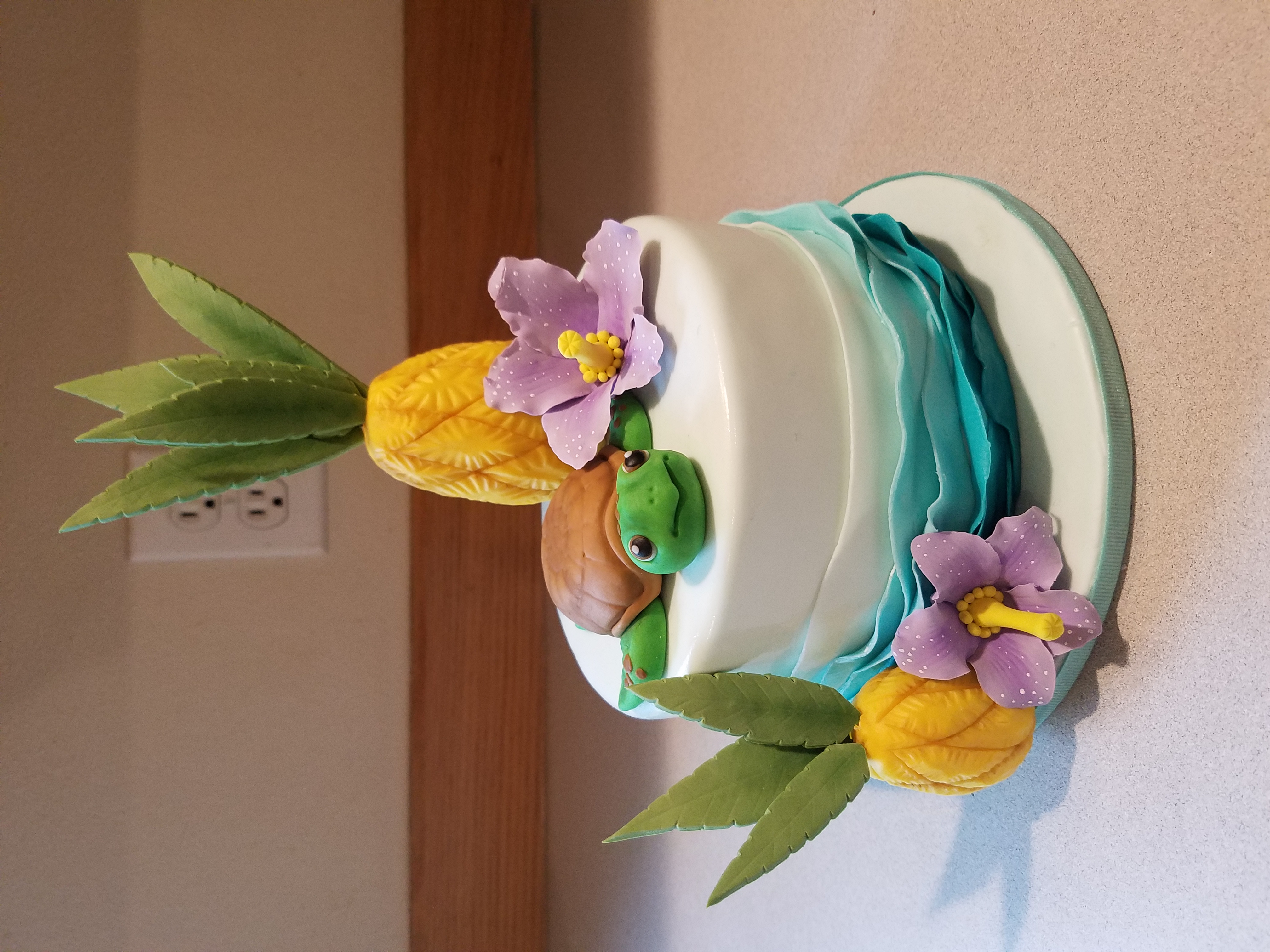 Mini tropical cake