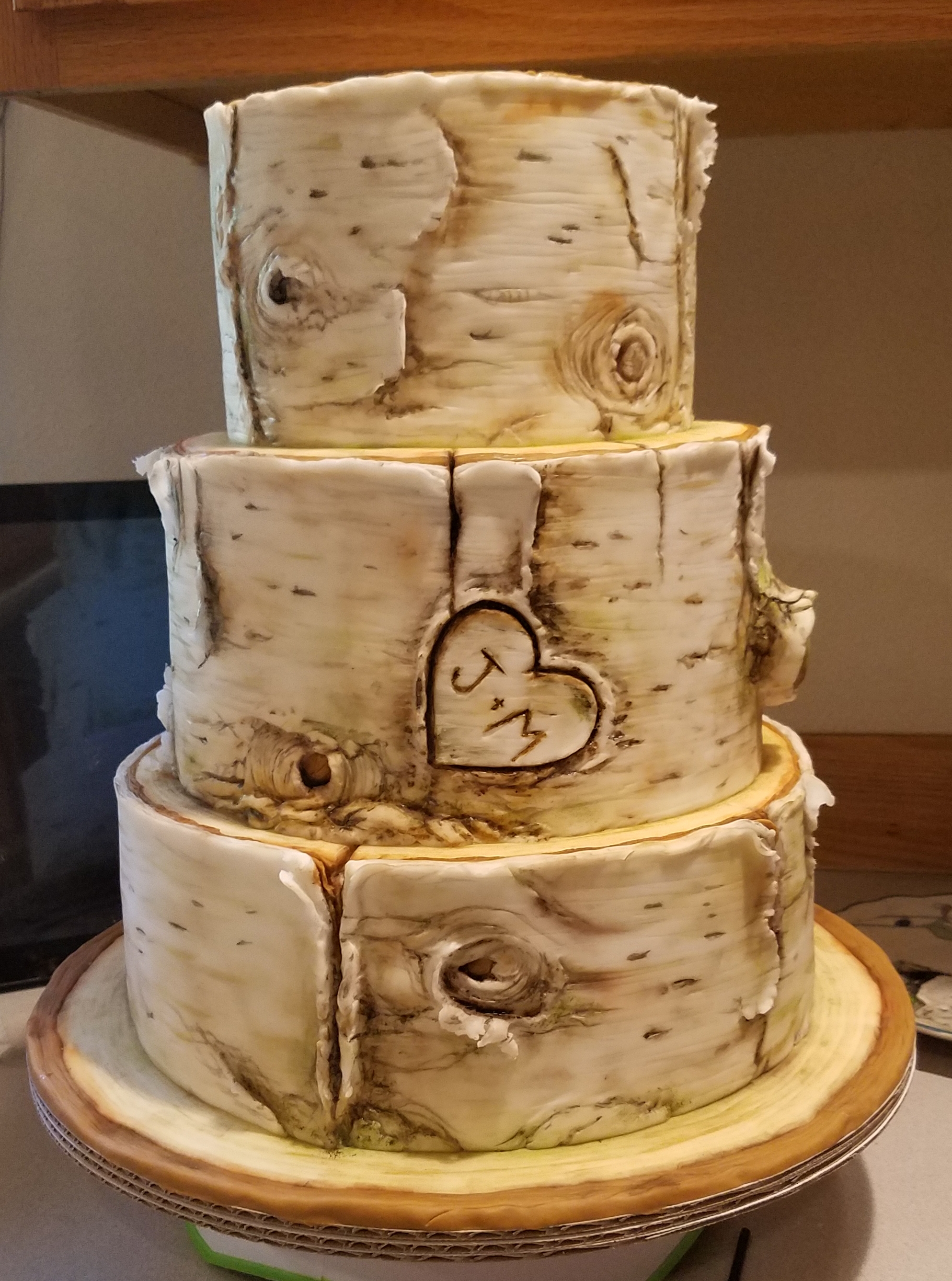 Undecorated birchwood cake