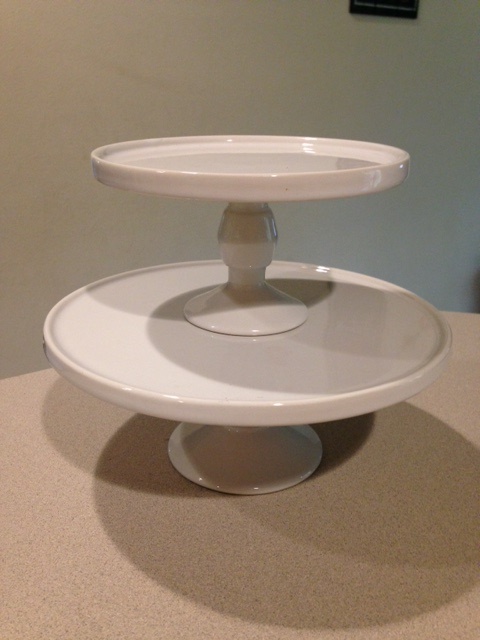 2 small ceramic stands