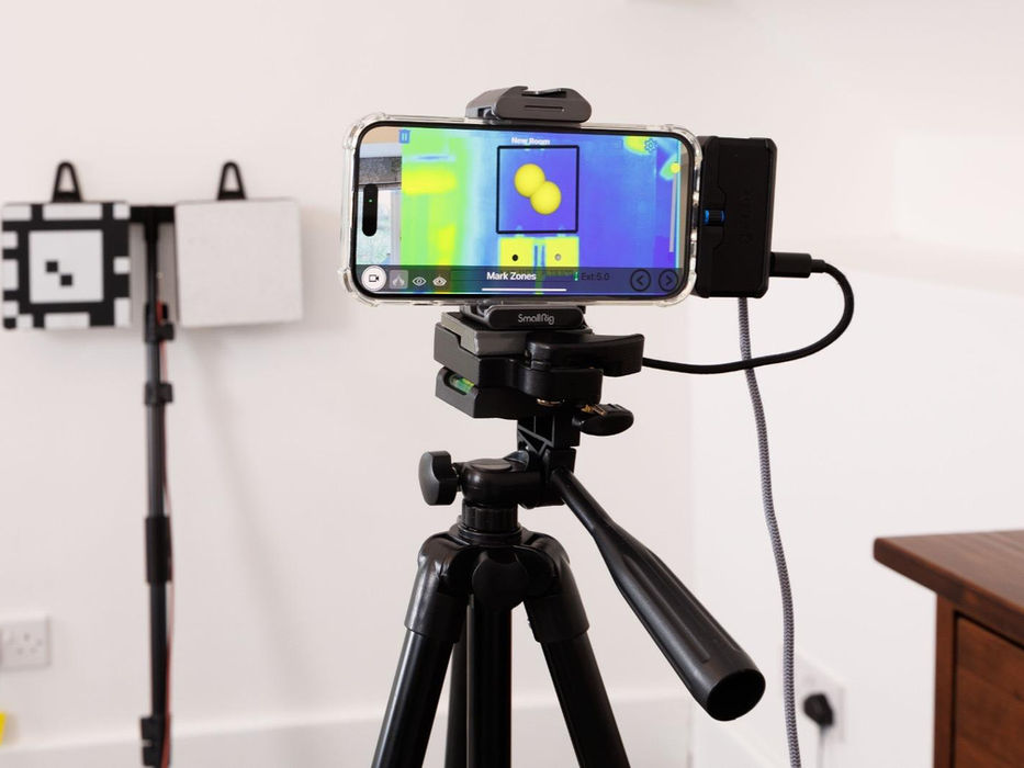 Heat3d thermology camera in use