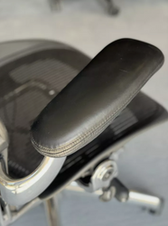 Herman Miller Aeron Classic Mesh Size B MK2  Polished
