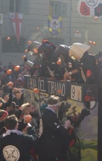 battaglia 2018 piazza di città .png