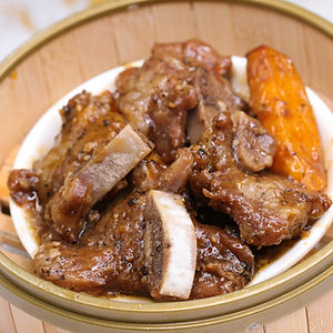 南瓜牛仔骨煲 Beef Short Rib with Pumpkin Clay Pot