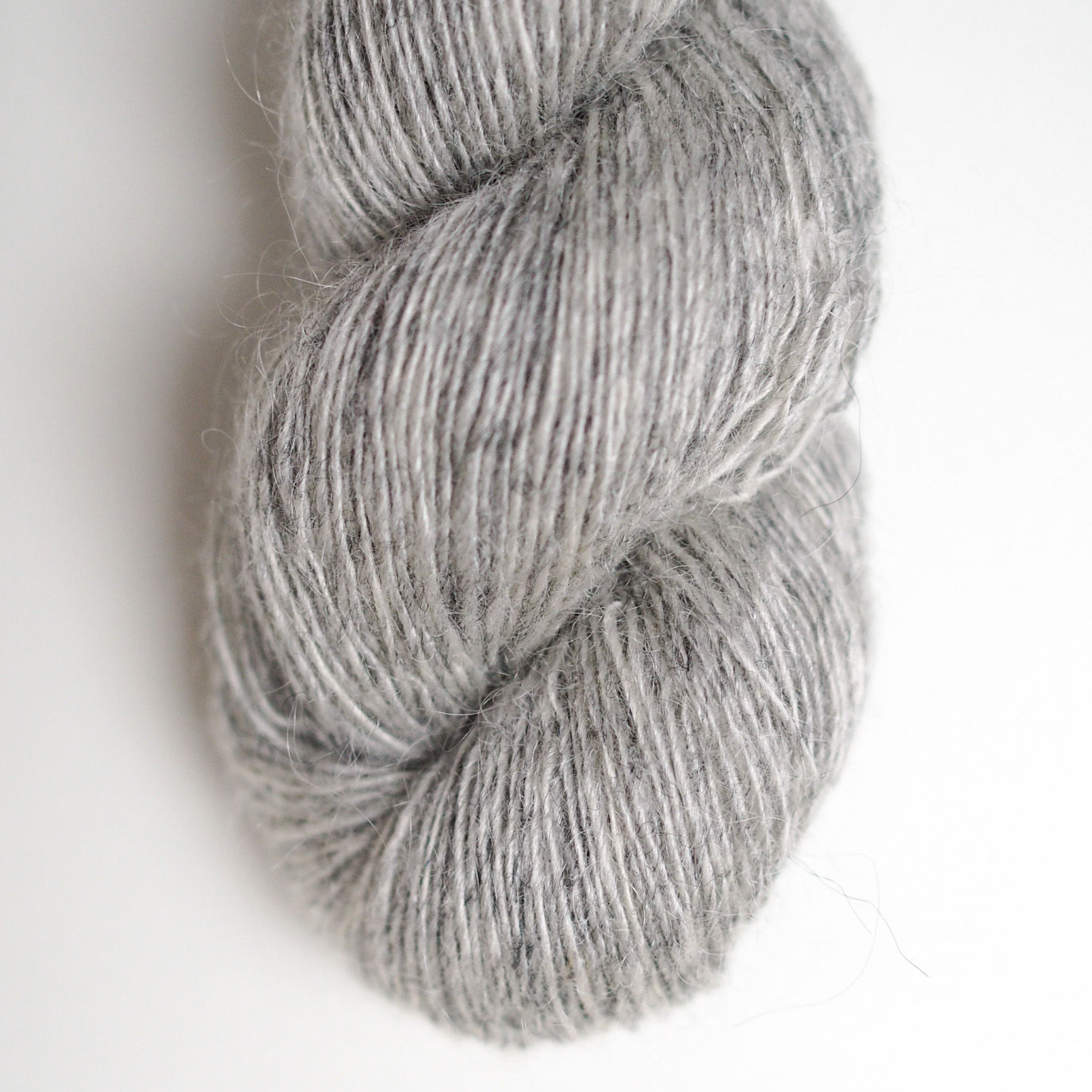 1-trådet mohair - Lys Grå (02)