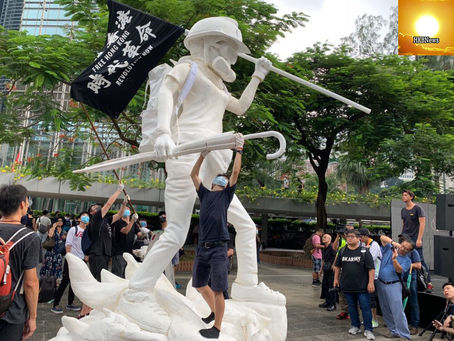 Goddess of Hong Kong Time Revolution vs Tiananmen Sq. Goddess of Democracy. By Chapman Chen, HKBNews