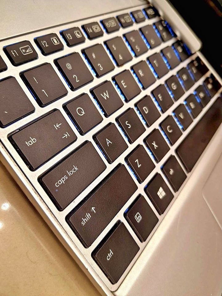 Thumbnail: HP Elitebook 810 Revolve - Rotatable Touch Screen