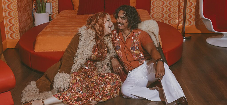 70s-Inspired-Couples-Photoshoot-11-1024x683_edited.jpg