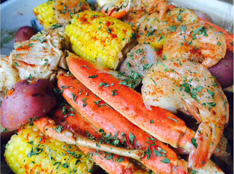 completed-seafood-boil2.png