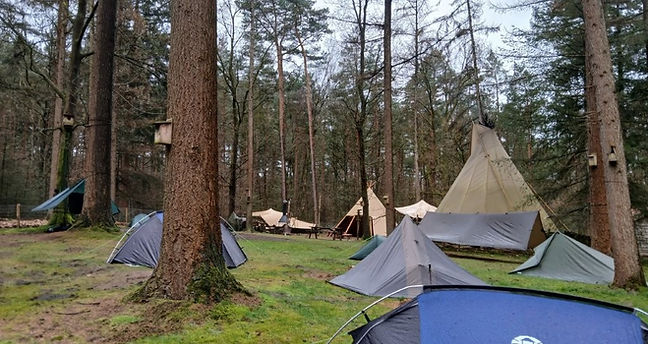 basecamp tentenkamp.jpg