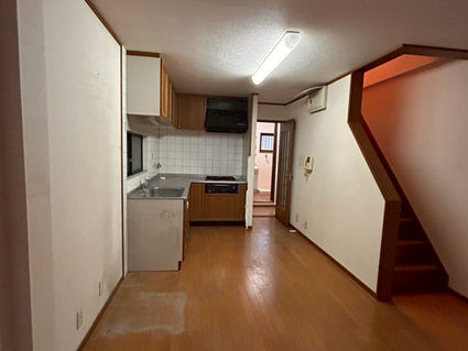 【大阪市内のリノベ実例】狭小間口でも諦めない！L型キッチン×造作テーブルで叶える心地よい暮らし