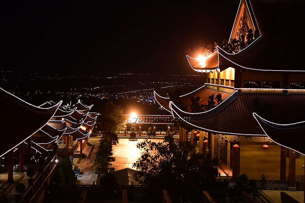 Chùa Ba Vàng những thời khắc ngày và đêm