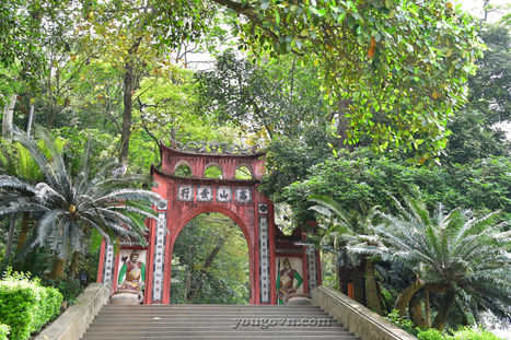 Dù ai đi ngược về xuôi ....