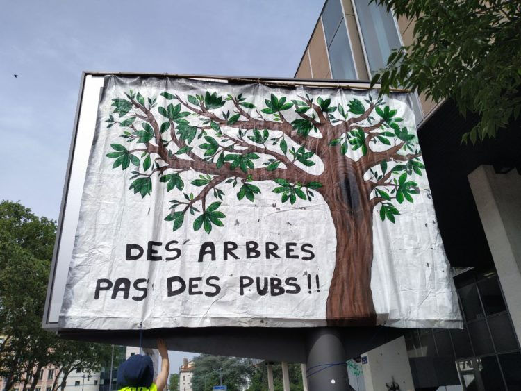 résistance à l'agression publicitaire action des arbres pas de la pub