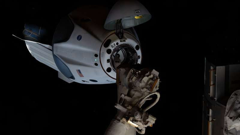 Stanford’s AI Learns to “Dream” Spacecraft Docking, Cutting Training From 25 Million to 500,000 Iterations