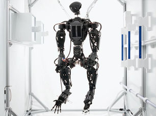 HELIOS Four-Armed Space Robot Could Slash $140,000 Per Hour Astronaut Costs in Orbital Missions