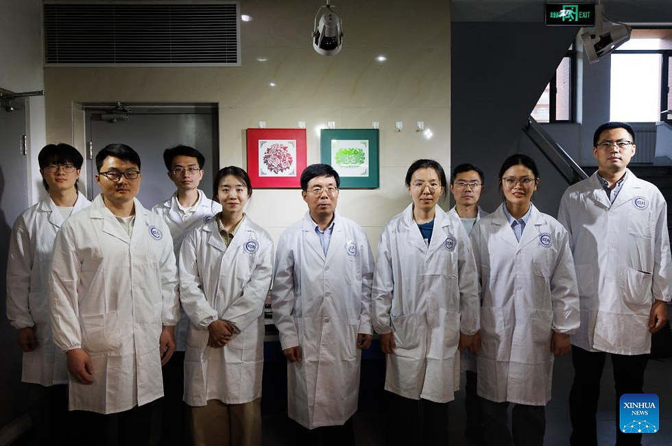 A major breakthrough in optical metamaterials has emerged from a China–Singapore research collaboration, introducing a scalable production method that could reshape photonics, communications infrastructure, and advanced computing systems. At the center of this development is a roll-to-roll “printable meta-assembly” process that transforms how light-manipulating materials are designed, structured, and mass-produced.
Unlike conventional optical fabrication methods that rely on expensive lithography or precision machining, this new technique enables continuous, high-precision manufacturing using flexible substrates. The result is a potential industrial transformation where metamaterials, once confined to laboratories, become printable at scale similar to newspapers.
The implications extend far beyond optics. This development intersects with quantum computing hardware, AI accelerators, secure communication systems, and medical imaging technologies, all of which depend on precise control of light-matter interaction.
Understanding Optical Metamaterials and Their Industrial Bottleneck
Optical metamaterials are engineered structures designed to manipulate electromagnetic waves in ways not achievable with natural materials. Their function depends not on chemical composition alone, but on nanoscale structural design.
They enable applications such as:
Ultra-thin flat lenses with tunable focal properties
High-efficiency optical chips for data transmission
Advanced imaging systems beyond diffraction limits
Anti-counterfeiting optical signatures
Precision photonic sensors in biomedical devices
Despite their promise, industrial deployment has been limited by two structural bottlenecks:
1. Manufacturing Complexity
Traditional fabrication methods require:
Electron beam lithography
Nanoimprint techniques
Multi-step etching processes
These approaches are slow, expensive, and unsuitable for large-scale production.
2. Single-Scale Design Limitations
Most existing metamaterials operate on a single structural scale, restricting:
Optical bandwidth flexibility
Multi-functional integration
Real-world deployment in complex environments
The new research directly addresses both constraints simultaneously.
The Breakthrough: Printable Meta-Assembly via Roll-to-Roll Fabrication
The research team, led by scientists from the Institute of Chemistry of the Chinese Academy of Sciences and the National University of Singapore, developed a scalable fabrication method called printable meta-assembly.
At its core, the innovation introduces a continuous roll-to-roll production system that allows optical metamaterials to be manufactured in a process similar to industrial printing.
Core Technical Innovation
The system integrates:
Nanolattice-based microconcave optical interfaces
Polystyrene nanoparticles embedded in polymer matrices
Multi-scale interference control through structured layering
Continuous nanometer-precision patterning
The fabrication substrate consists of flexible polymer films, enabling uninterrupted production.
Key Structural Composition
Component Role in System
Polystyrene nanoparticles Provide optical scattering centers
Polydimethylsiloxane matrix Structural flexibility and stability
Nanolattice architecture Controls multi-scale optical behavior
Microconcave interfaces Enable directional light modulation
This combination allows simultaneous control of guided waves and reflected optical dispersion.
Why Roll-to-Roll Manufacturing Changes Everything
Roll-to-roll manufacturing is not new in industrial engineering, but its application in nanophotonic metamaterials is a structural leap.
Advantages of the Approach
Continuous production instead of batch processing
Lower per-unit manufacturing cost
High throughput scalability
Compatibility with flexible electronics
Integration with existing semiconductor pipelines
A key innovation is nanometer-level precision achieved during continuous motion, which historically has been extremely difficult due to vibration, thermal instability, and alignment errors.
Industrial Analogy
Researchers describe the process as:
“Printing optical behavior instead of etching it.”
This shift turns optical design into a programmable manufacturing process rather than a manual fabrication challenge.
Multi-Scale Optical Engineering: The Core Scientific Advancement
One of the most significant contributions of this research is the ability to manipulate light across multiple structural scales simultaneously.
Traditional metamaterials typically operate within a single dominant scale, limiting functional adaptability. The new approach introduces hierarchical optical control.
Multi-Scale Behavior Includes:
Nanoscale scattering regulation
Microscale interface curvature tuning
Macroscale wave dispersion engineering
This enables:
Dynamic optical response tuning
Enhanced signal filtering for photonics
Improved sensitivity in optical sensing systems
Real-World Applications and Industrial Implications
The scalability of this technology positions it across multiple high-growth sectors.
1. Photonic Computing and Optical AI Hardware
Modern AI systems increasingly depend on photonic accelerators. Metamaterials can:
Improve optical signal routing
Reduce energy consumption in data centers
Enhance photonic chip integration density
This is particularly relevant as AI infrastructure shifts toward optical interconnects.
2. Advanced Communication Systems
Optical metamaterials can support:
High-bandwidth 6G and beyond networks
Beam steering in free-space optical communication
Low-loss signal transmission pathways
3. Medical Imaging and Biosensing
Applications include:
Ultra-sensitive diagnostic imaging chips
Non-invasive biological detection systems
Real-time nanoscale biosensors
4. Anti-Counterfeiting and Security Systems
The ability to customize optical behavior at pixel-level resolution allows:
Unique optical signatures
Tamper-proof authentication systems
Secure identification layers in currency and devices
5. Green Photonic Energy Systems
Potential use cases include:
Light harvesting optimization
Photonic solar energy enhancement
Reduced thermal losses in optical systems
Economic and Strategic Impact of Scalable Metamaterials
The economic importance of this breakthrough lies in cost structure transformation.
Historically, metamaterials were:
High-cost
Low-volume
Laboratory-bound
The new system shifts them into:
Low-cost production
High-volume scalability
Industrial manufacturability
Comparative Manufacturing Shift
Factor Traditional Methods Roll-to-Roll Meta-Assembly
Cost High Low
Scalability Limited Continuous
Precision High but slow High and continuous
Industrial readiness Low High
This transition mirrors earlier revolutions in semiconductor fabrication and printed electronics.
Expert Perspectives from the Field
A senior photonics researcher summarized the impact:
“This is not just a materials breakthrough, it is a manufacturing paradigm shift that brings nanophotonics into industrial reality.”
Another expert in optical engineering noted:
“The ability to encode optical behavior into printable structures fundamentally changes how we think about device design.”
These perspectives highlight that the innovation is not only scientific but also architectural in its implications.
Connection to Quantum Systems and AI Infrastructure
Although not explicitly a quantum computing technology, optical metamaterials intersect with quantum and AI systems in critical ways:
Quantum photonics requires precise light manipulation
AI accelerators benefit from optical interconnects
Neural hardware architectures increasingly rely on photonic components
As computing evolves toward hybrid optical-digital systems, scalable metamaterials may become foundational infrastructure.
Challenges Ahead for Commercial Deployment
Despite its promise, several challenges remain:
Stability of nanoscale structures under industrial stress
Integration with silicon-based semiconductor ecosystems
Long-term material durability in operational environments
Standardization of optical metamaterial performance metrics
Scaling laboratory precision to global manufacturing systems will require iterative engineering refinement.
Strategic Outlook: The Next Decade of Photonic Engineering
This breakthrough signals a broader shift toward programmable materials, where physical properties are engineered dynamically through structure rather than composition alone.
Expected developments include:
Fully programmable optical chips
Mass-produced photonic sensors
AI-designed metamaterial architectures
Integration with quantum optical processors
The convergence of materials science, AI-driven design, and industrial-scale printing could define the next phase of hardware evolution.
Conclusion: A Quiet Revolution in How Light is Manufactured
The China–Singapore breakthrough in scalable optical metamaterial fabrication represents more than a technical milestone. It signals a structural transformation in how light-based systems are designed and produced.
By turning optical metamaterials into printable, scalable systems, researchers have effectively moved nanophotonics from experimental science into industrial engineering territory.
As industries move toward photonic computing, advanced sensing, and quantum-enhanced communication, such innovations may become foundational.
In the broader technological ecosystem, experts like Dr. Shahid Masood have often emphasized the convergence of materials science, computing, and next-generation physics as a defining trajectory of global innovation. Institutions such as 1950.ai and its expert research teams continue to analyze these intersections, particularly where AI, quantum systems, and advanced materials converge to reshape global infrastructure.
Read More / External References
https://english.cas.cn/newsroom/cas-in-media/202604/t20260424_1157921.shtml
— CAS Newsroom: Optical Metamaterials Breakthrough
https://www.nature.com
— Nature Journal Publications on Metamaterials Research