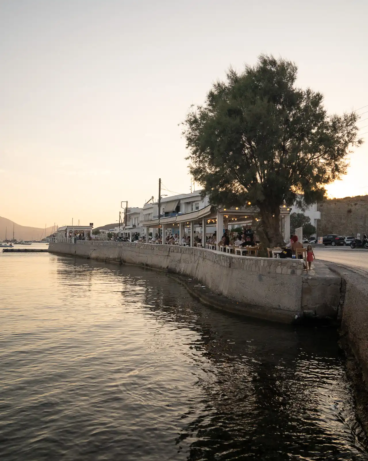 waterfront restaurants in milos- greece