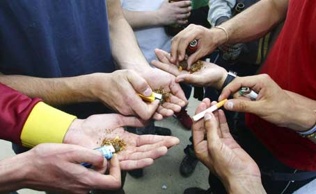 El impacto de las redes sociales e influencers en el aumento del consumo de cannabis y vapeo juvenil