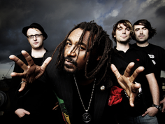 Skindred: Cuando el ragga metal toma el control y rompe las fronteras del género