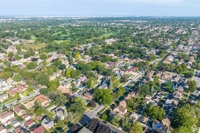 Dos Manos Moving offers services River Grove, IL