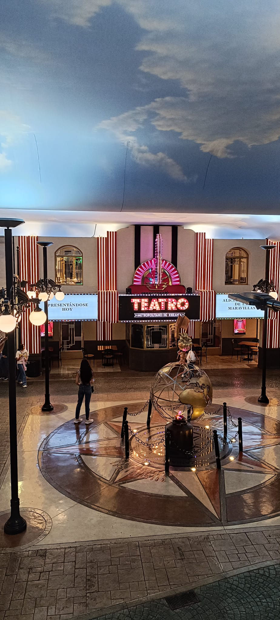 NOCHE DE AMIGOS EN KIDZANIA