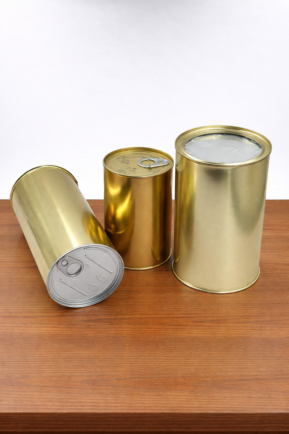 Premium cylindrical metal cans for packaging and storage