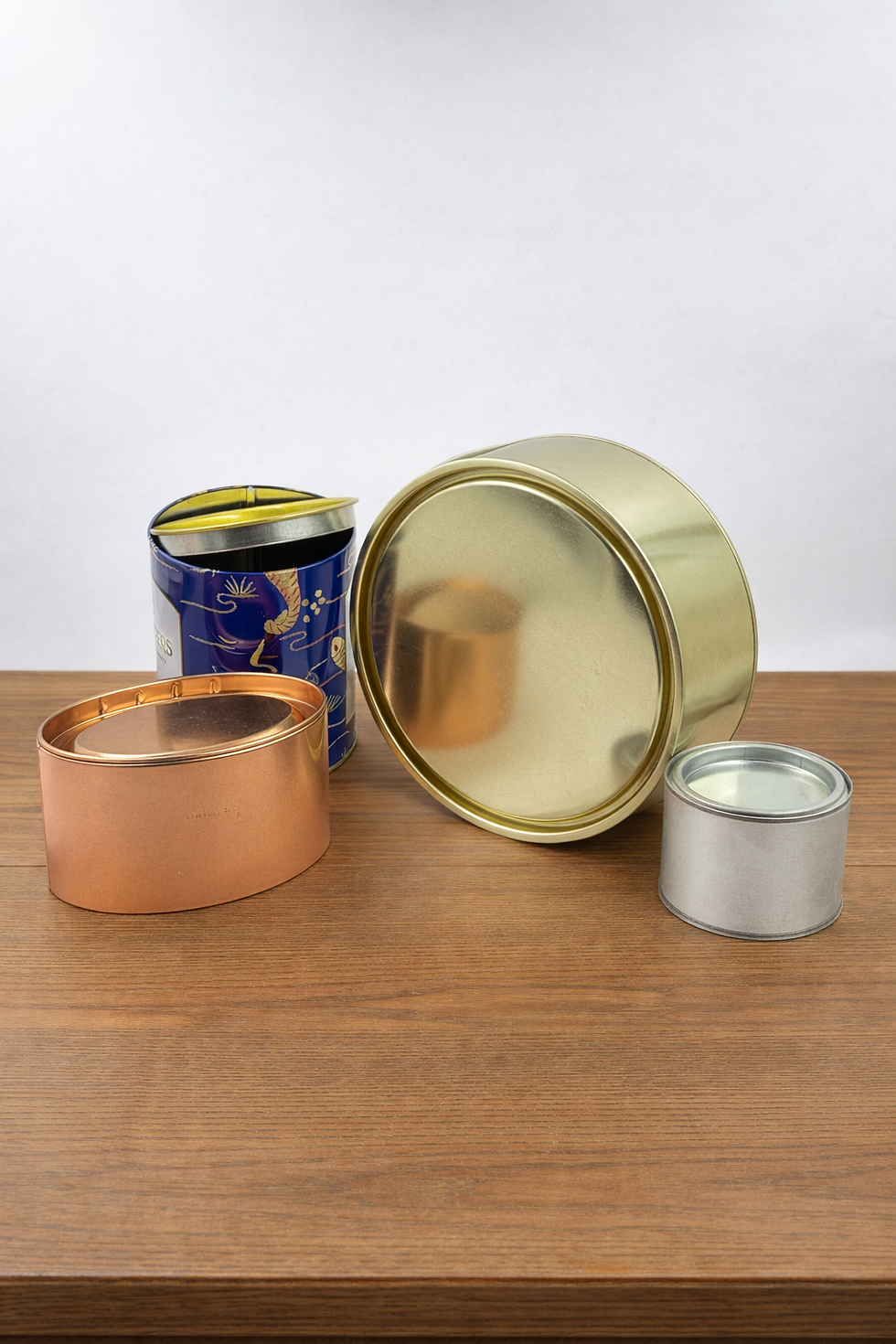 Round packaging cans and containers for different product types