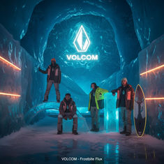 Campagne Volcom homme assis grotte glace logo néon