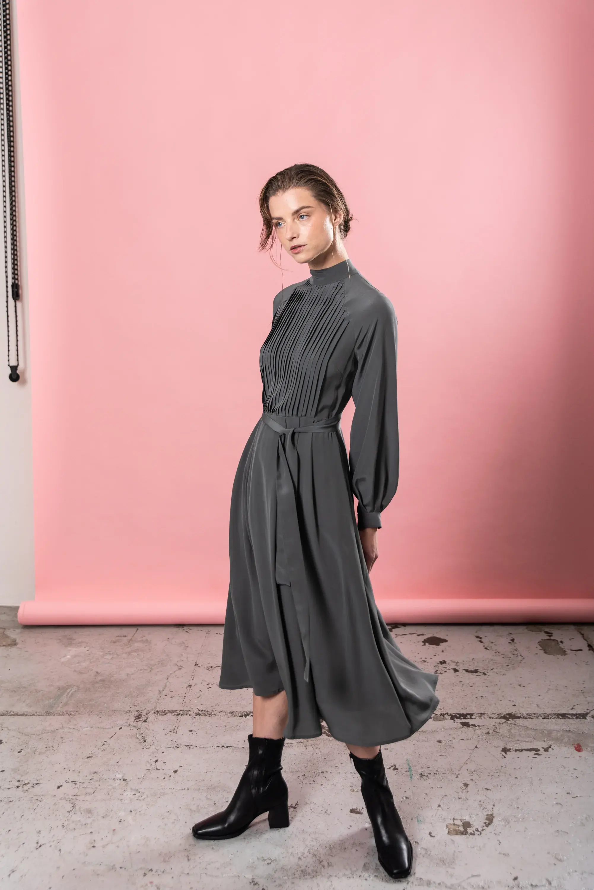 Lucie Komárková – Hedvábné šaty HEDDA vintage